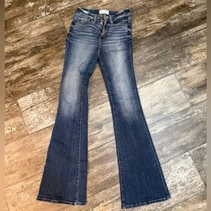 Women’s Buckle Billie Jeans